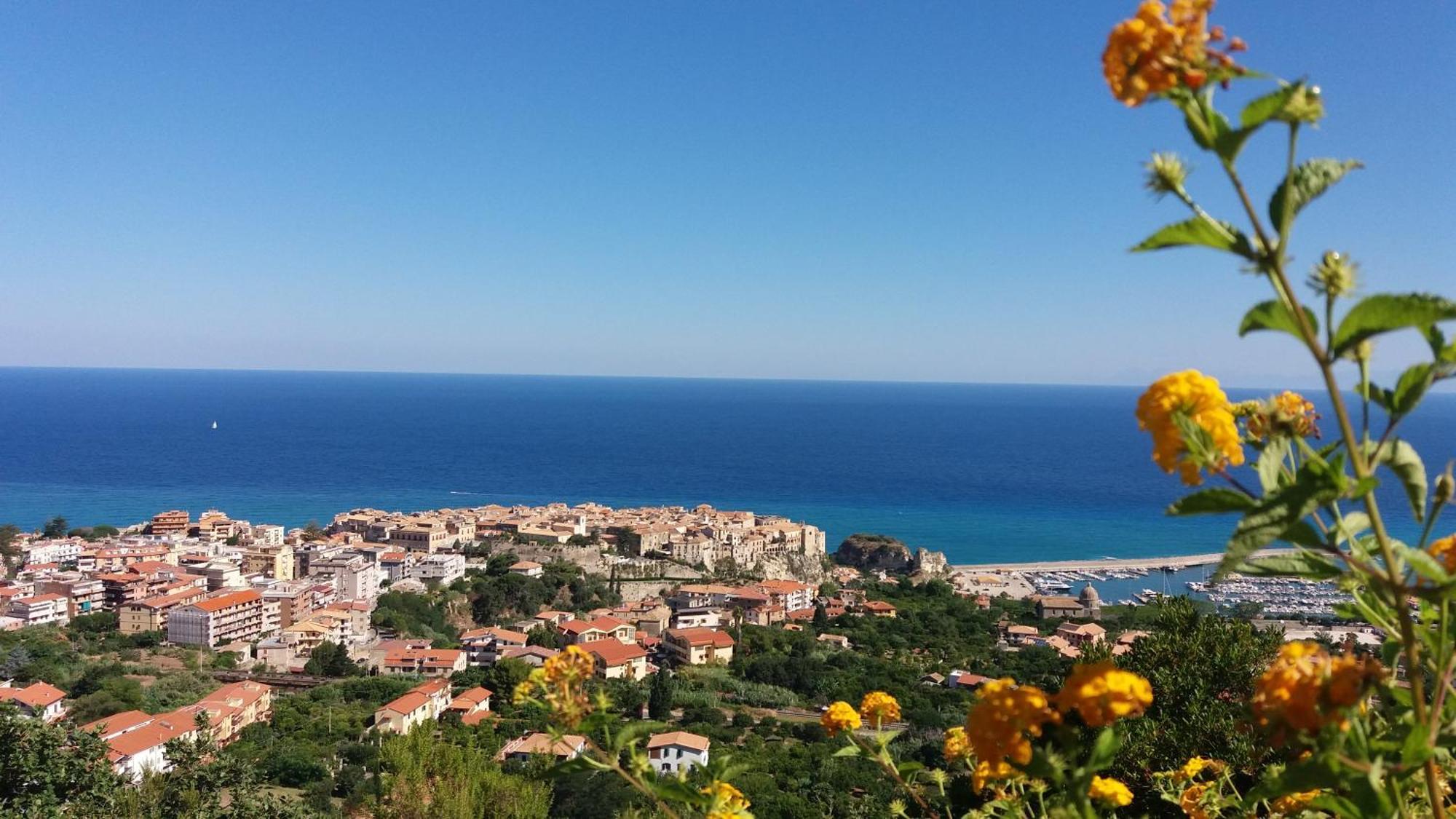 Le Mulinare - Bed & Breakfast Drapia Bagian luar foto